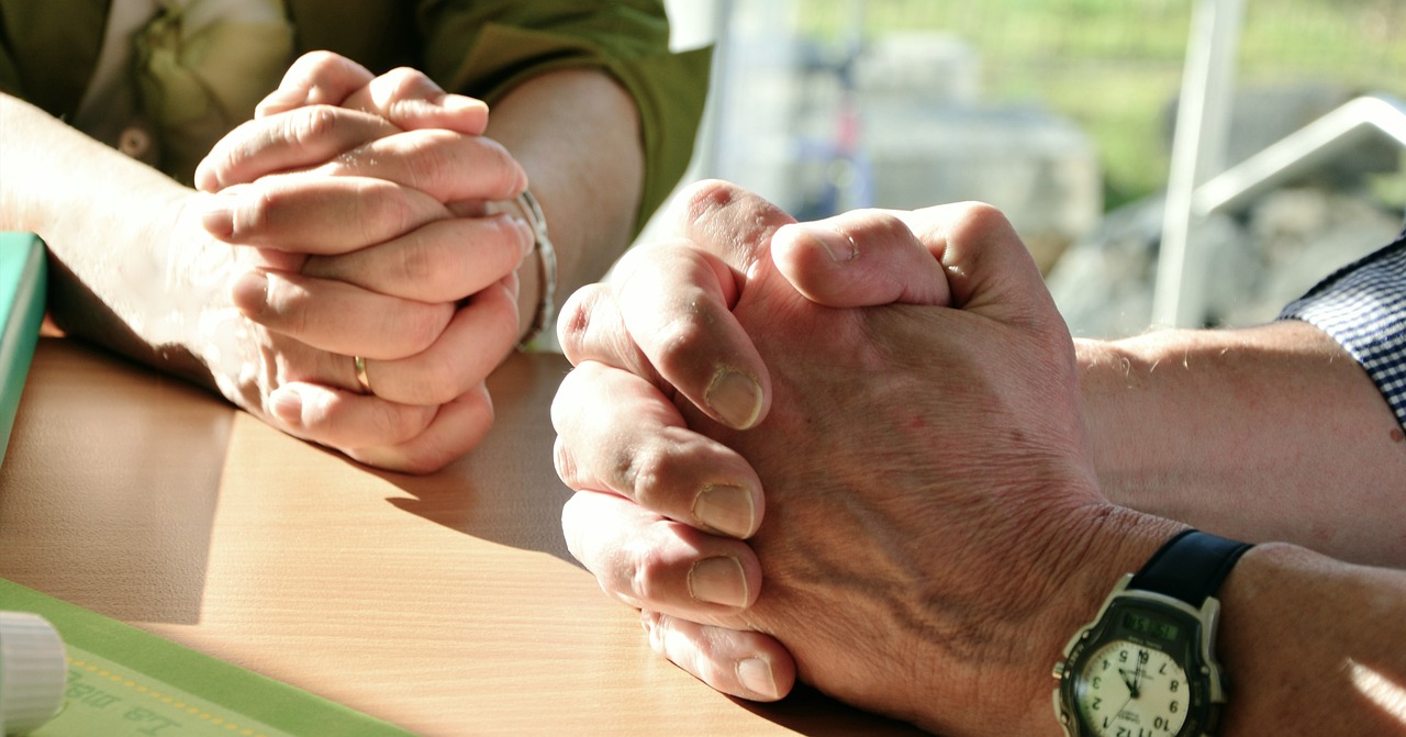 hands-g7815ff892_1280